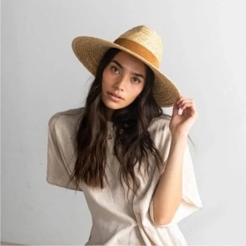 NWOT Gigi Pip Isla Straw Adjustable Fedora Hat with a suede leather band - Picture 2 of 4